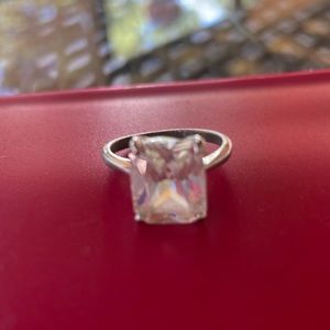 Crislu square jemstone ring 💍, very sparkly.